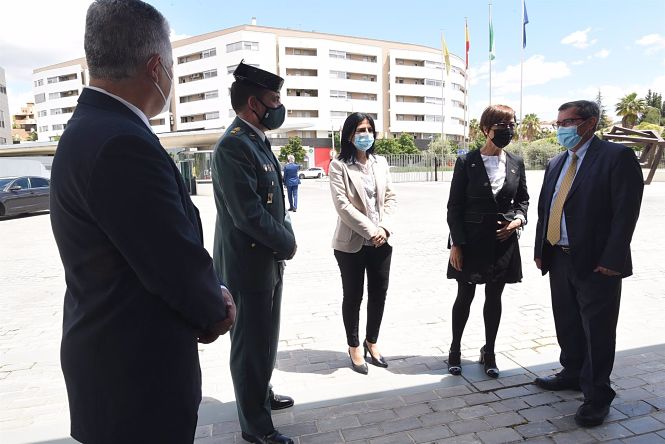 El presidente de la Diputación de Granada, José Entrena, mantiene una reunión con la directora de la Guardia Civil, María Gámez (DIPUTACIÓN DE GRANADA) El presidente de la Diputación de Granada, José Entrena, mantiene una reunión con la directora de la Guardia Civil, María Gámez (DIPUTACIÓN DE GRANADA)