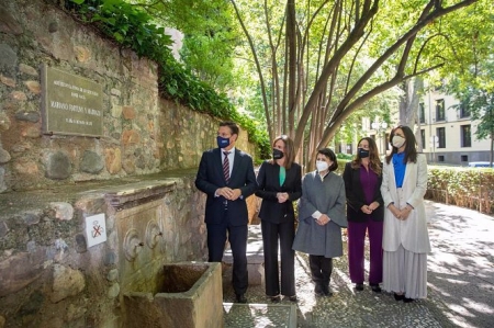 La Alhambra homenajea a Mariano Fortuny y Madrazo con una placa en el lugar donde nació hace 150 años (PATRONATO DE LA ALHAMBRA) 