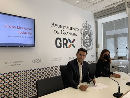 Francisco CUenca y Raquel Ruz en rueda de prensa (PSOE)