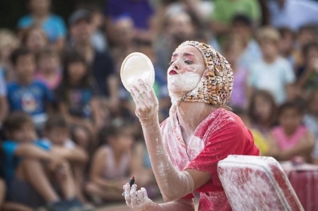 Espectáculo `Rojo` de Mireia Miracle (ARLES_IGLESIAS-FESTIVAL DE GRANADA) 