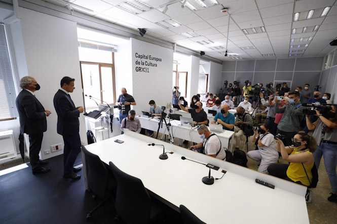 Sala de prensa del Ayuntamiento de Granada, ante la comparecencia del alcalde, Luis Salvador (ÁLEX CÁMARA-EUROPA PRESS) Sala de prensa del Ayuntamiento de Granada, ante la comparecencia del alcalde, Luis Salvador (ÁLEX CÁMARA-EUROPA PRESS)
