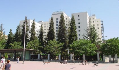 Fachada del Hospital Virgen de las Nieves (JUNTA DE ANDALUCÍA) 