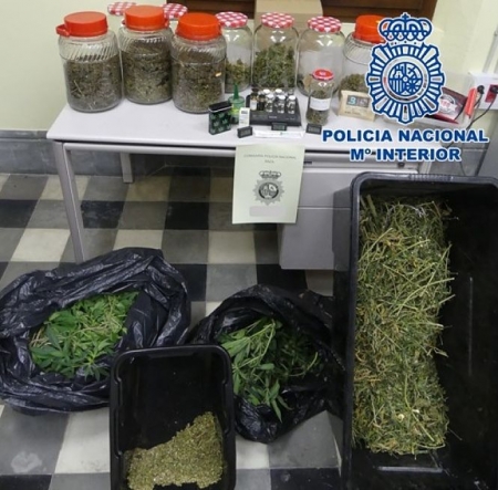 Efectos intervenidos en Baza (POLICÍA NACIONAL) 