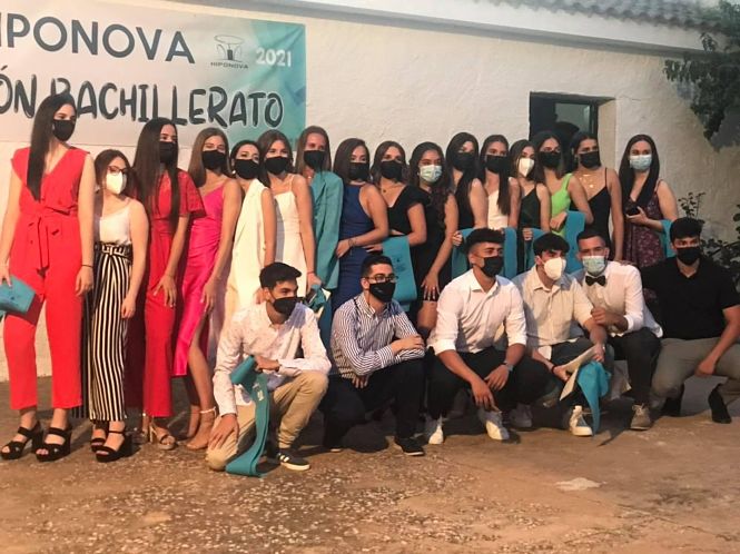 Homenaje a los estudiantes del IES Hiponova organizado por el Ayuntamiento de Montefrío (AYTO. MONTEFRIO) Homenaje a los estudiantes del IES Hiponova organizado por el Ayuntamiento de Montefrío (AYTO. MONTEFRIO)