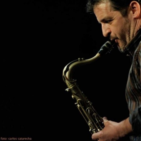 Imagen del saxofonista Víctor de Diego (CAJAGRANADA FUNDACIÓN)