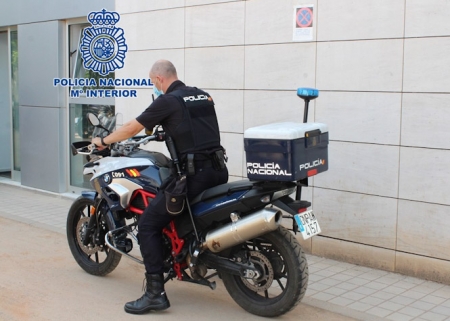 Imagen de un agente de policía (POLICÍA NACIONAL) 
