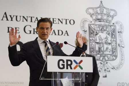 Luis Salvador, durante su última rueda de prensa como alcalde de Granada (ÁLEX CÁMARA - EUROPA PRESS) 