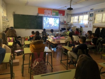 Escolares en las aulas (AYTO. MONTEFRIO)