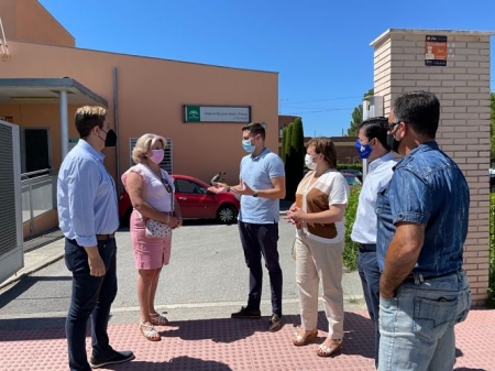 Imagen de la visita de Rafael Caracuel a un colegio (PP)