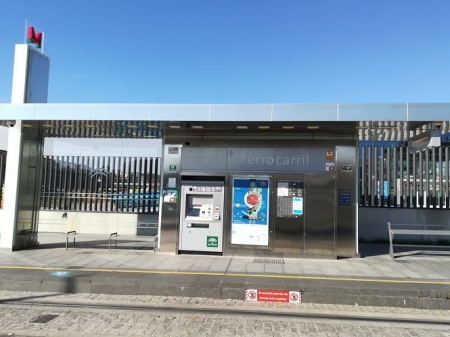 Parada del metro de la estación de ferrocarril (JUNTA) 