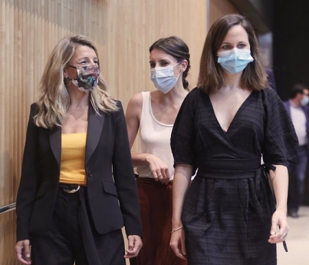 La vicepresidenta segunda del Gobierno y ministra de Trabajo y Economía Social, Yolanda Díaz; la ministra de Igualdad, Irene Montero y la ministra de Derechos Sociales y Agenda 2030, Ione Belarra (EUROPA PRESS/E. PARRA. POOL) 