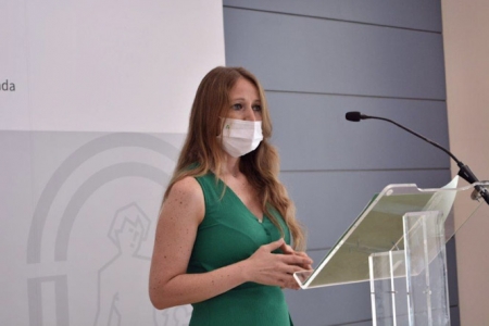 La delegada territorial de Transformación Económica, Virginia Fernández (JUNTA) 