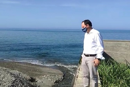 El diputado de Vox en el Parlamento Francisco Ocaña, en la costa de Granada, en foto de archivo (VOX) 