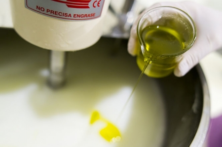 Máquina mezcladora que se utiliza para elaborar el gel, a la que se le añade el AOV (UGR)