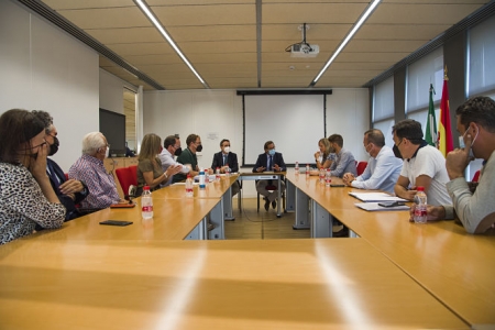 Imagen de la reunión con el Alcalde de Lanjarón (JUNTA)