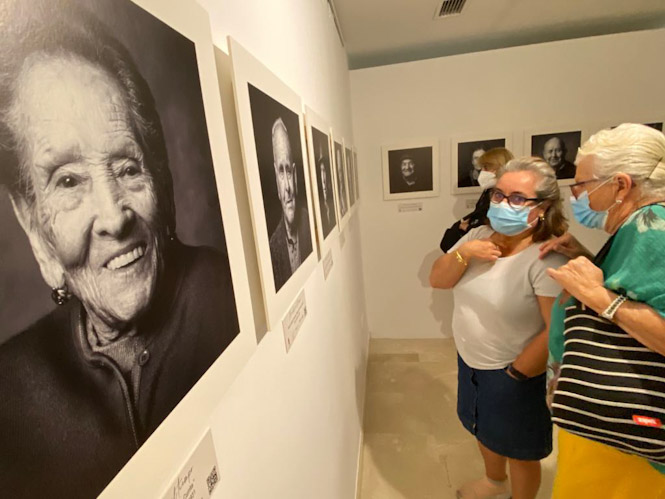 inauguración de la exposición fotográfica `Miradas en el tiempo` en el municipio de La Zubia (AYTO. LA ZUBIA) inauguración de la exposición fotográfica `Miradas en el tiempo` en el municipio de La Zubia (AYTO. LA ZUBIA)