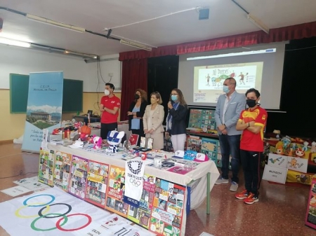 Ana Berrocal ha visitado el CEIP Manuel de Falla (JUNTA)