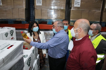 Imagen de la entrega al banco de alimentos (SUBDELEGACIÓN)