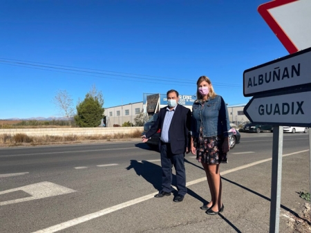 Inmaculada Hernández y Eduardo Martos han visitado Albuñan (PP)