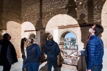 Visitantes en la Alhambra (PATRONATO DE LA ALHAMBRA Y EL GENERALIFE)