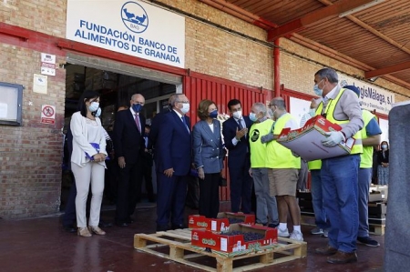 La Reina Sofia visita el Banco de Alimentos de Granada (ÁLEX CAMARA-EUROPA PRESS)