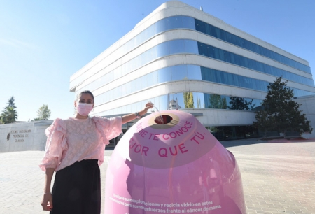 Contenedores rosas contra el cáncer de mama (R. MARTÍNEZ/ DIPGRA)