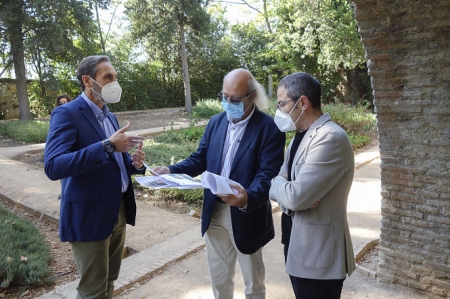 Imagen de la visita al Carmen de los Mártires (AYTO. GRANADA)