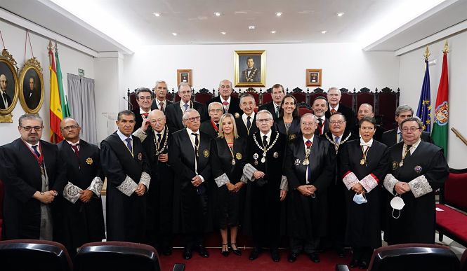 Ingreso de Ana Tárrago en la Real Academia de Jurisprudencia y Legislación de Granada (PEPE VILLOSLADA / REAL ACADEMIA DE LEGISLACIÓN) Ingreso de Ana Tárrago en la Real Academia de Jurisprudencia y Legislación de Granada (PEPE VILLOSLADA / REAL ACADEMIA DE LEGISLACIÓN)