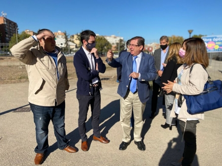 Imagen de la visita a la plaza Rafael Guillén (PP)