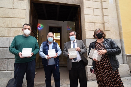 Foto de familia tras la presentación del libro (R. MARTÍNEZ / DIPGRA)