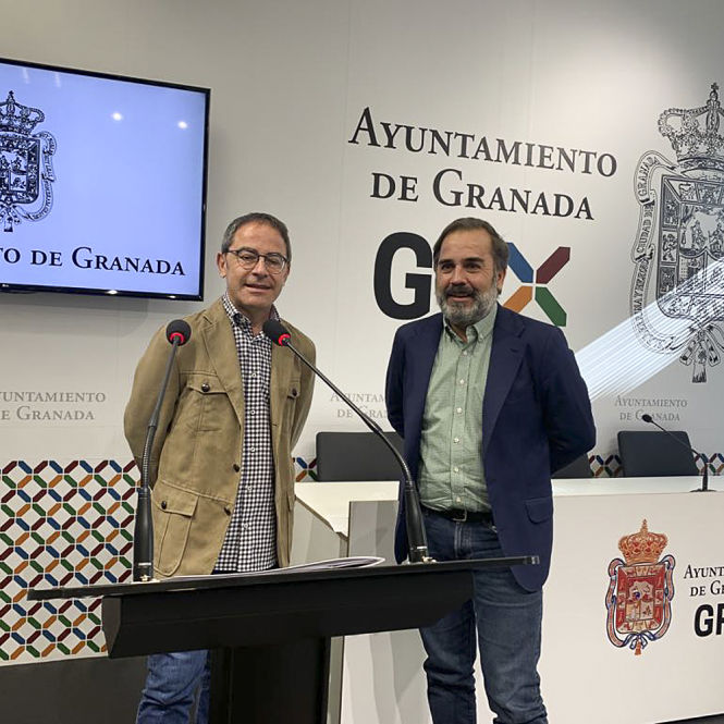 Miguel Ángel Fernández Madrid y Jacobo Calvo tras la rueda de prensa (JAVIER ALGARRA / AYUNTAMIENTO) Miguel Ángel Fernández Madrid y Jacobo Calvo tras la rueda de prensa (JAVIER ALGARRA / AYUNTAMIENTO)