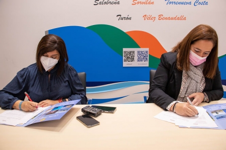 Imagen de la firma del convenio (FERMASA)