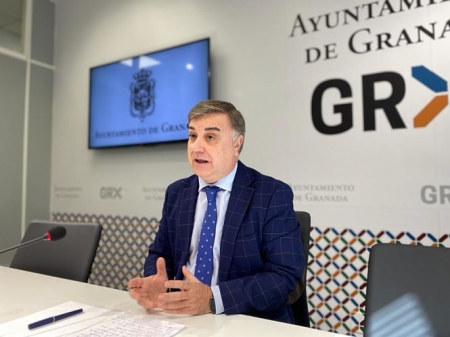 El concejal del PP en el Ayuntamiento de Granada, Francisco Fuentes en rueda de prensa (PP)