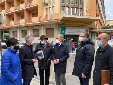 Imagen de la visita al Hospital Virgen de las Nieves (PP)