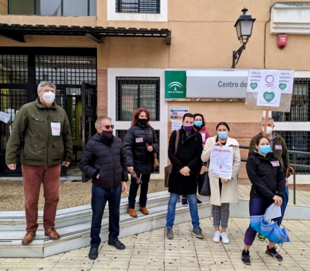 Concentración en el Centro de Salud de Atarfe (PODEMOS)