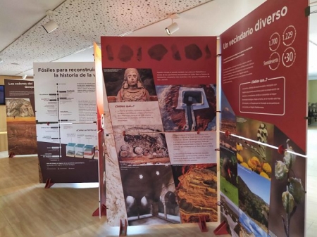 Exposición itinerante La identidad que nos da la tierra (AYTO. GUADIX)