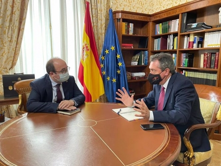 Espadas con Iceta, en imagen de archivo (AYUNTAMIENTO DE SEVILLA) 
