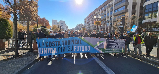 Manifestación por las calles de Granada convocada por la Plataforma para las Infraestructuras de la Costa Tropical de Granada (MARILÓ JOYA) Manifestación por las calles de Granada convocada por la Plataforma para las Infraestructuras de la Costa Tropical de Granada (MARILÓ JOYA)