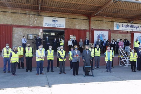 Su Majestad la Reina Doña Sofía, en la foto de familia después de la visita a la Fundación Banco de Alimentos a 20 de octubre del 2021 (ÁLEX CÁMARA - EUROPA PRESS)