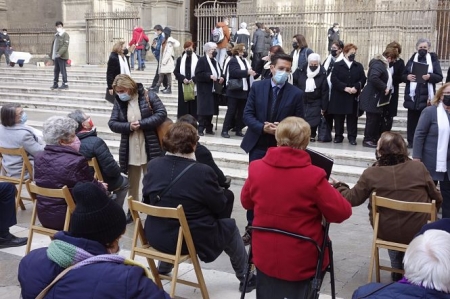 Mayores participan en el tradicional Certamen de Villancicos que cada año organiza el Ayuntamiento de Granada dentro de su campaña `Mayores en Navidad` (AYUNTAMIENTO DE GRANADA) 