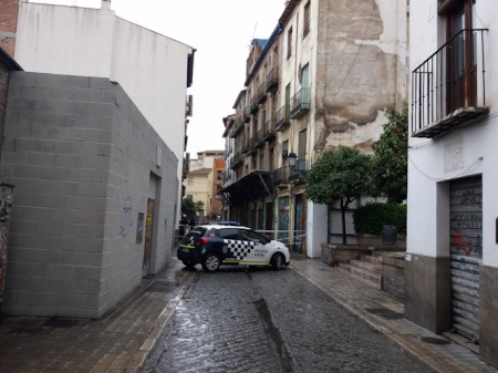 Actuación de la Policía Local en la calle Elvira, en foto de archivo. (EUROPA PRESS)