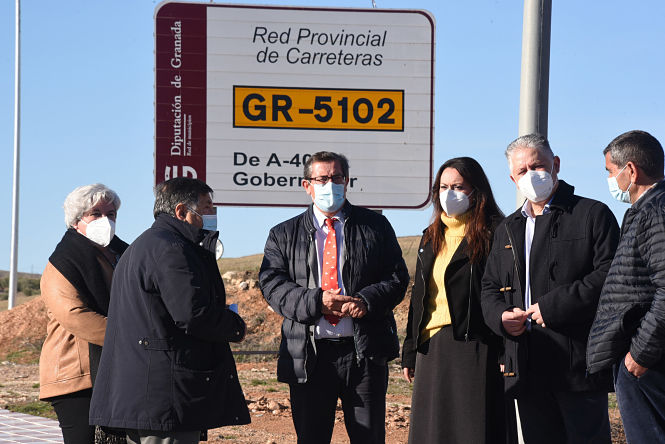 Visita de la Diputación de Granada a la carretera que conecta con la localidad de Gobernador tras las mejoras realizadas (DIPUTACIÓN DE GRANADA) Visita de la Diputación de Granada a la carretera que conecta con la localidad de Gobernador tras las mejoras realizadas (DIPUTACIÓN DE GRANADA)