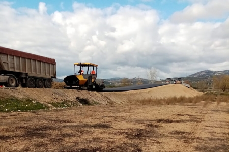 Oba¡ras en la carretera de Villanueva de Mesía (PP)