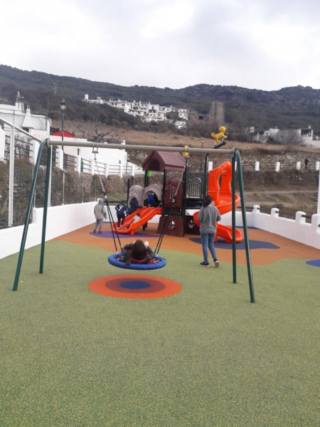 Nuevo parque infantil en Bubion (AYTO. BUBION)