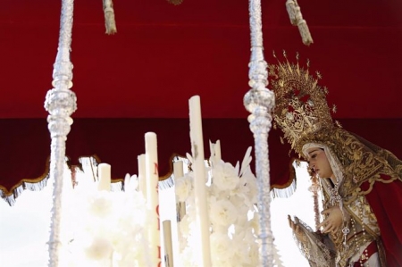 Semana Santa Granada 2019. Procesión del Santísimo Cristo de la Lanzada y María Santísima de la Caridad (ÁLEX CÁMARA - EUROPA PRESS) 