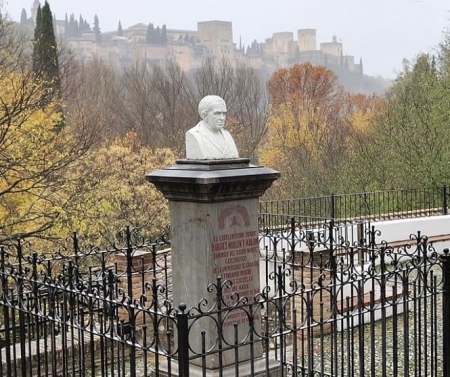 Busto de Andrés Mánjón ubicado en Ave María Casa Madre (ELOY MORALES)