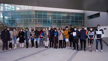 Participantes en el curso con sus diplomas (AYTO. MOTRIL)