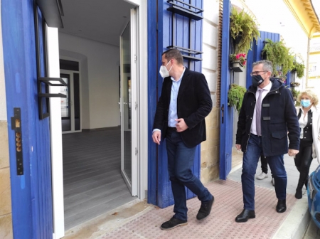 Visita de la Junta a la futura Oficina de Turismo de Padul (EUROPA PRESS)