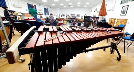 La marimba comprada con la herencia que Piedad dejó a su pueblo (AYTO. CÚLLAR VEGA)