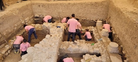 Trabajos en antiguo patio porticado de la Villa Romana de Salar, en agosto de 2021 (AYUNTAMIENTO) 